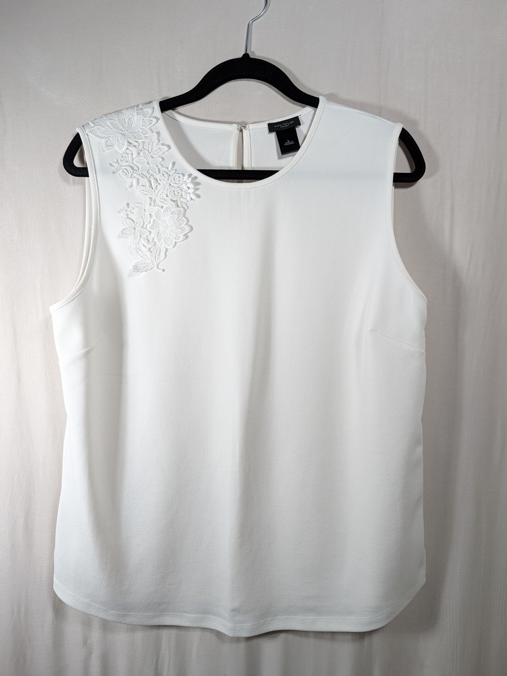 Ann Taylor White Floral Appliqué Tank Top